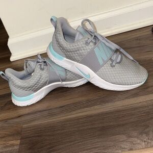 Nike Women's Athletic Shoes in Gray and Light Blue